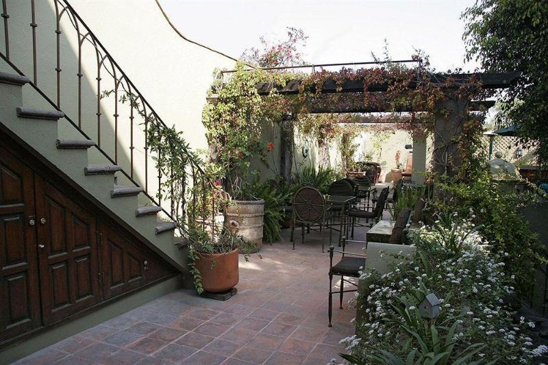Casa Quetzal Hotel